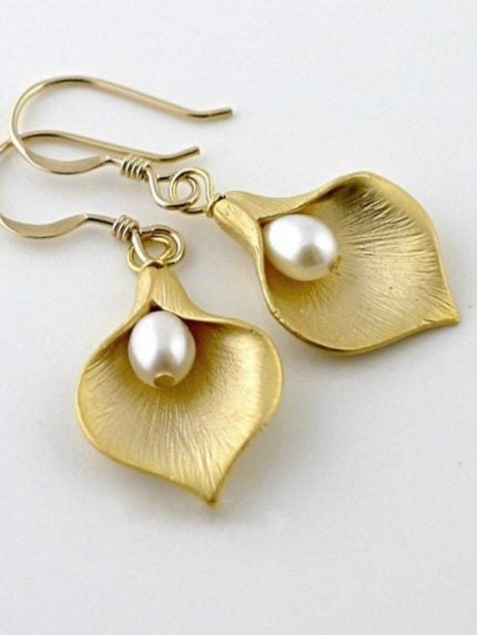 Wholesale Fashion Calla Lily Petal Pearl Earrings