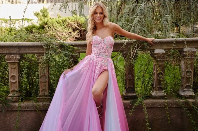 Where to Buy the Perfect Prom dress for Wholesale