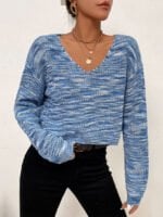 Blue gradient v-neck short knitted sweater