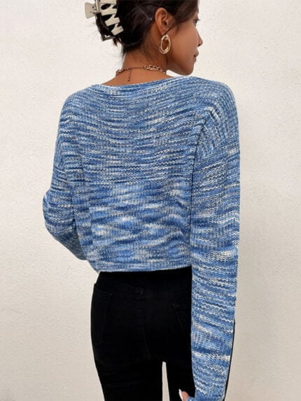 Blue gradient v-neck short knitted sweater