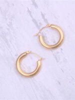 Classic simple small thick round earrings