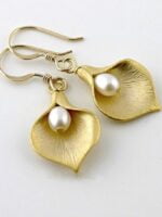 Fashion Calla Lily Petal Pearl Earrings