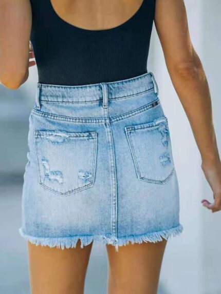 Fashion frayed denim skirt