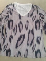 Leopard print V-neck T-shirt