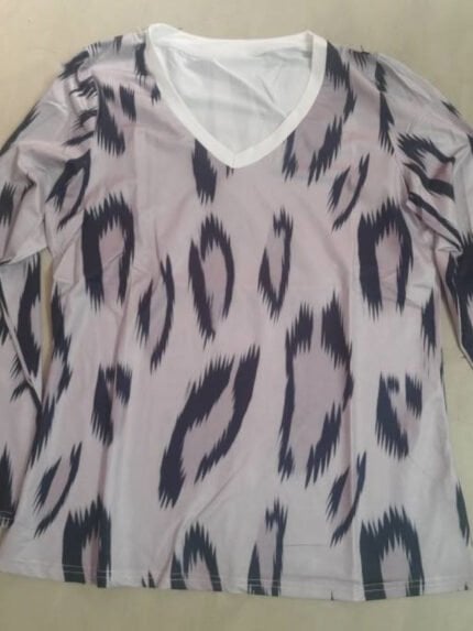 Leopard print V-neck T-shirt