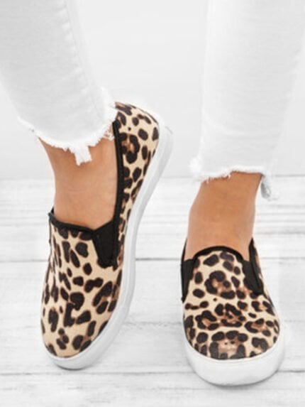 Leopard print elastic strap flats