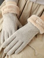 Line stitching simple fleece gloves