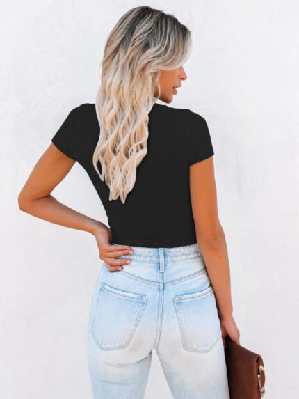 Wholesale Solid V-Neck Skinny Cropped T-Shirt