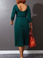 Wholesale Solid color square neck pleated dress