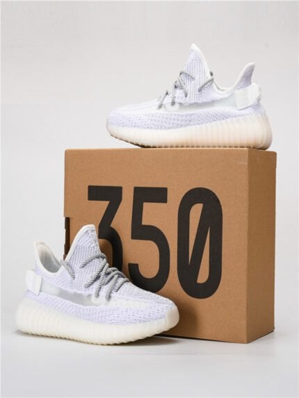 UYEEZY White Mesh Lace-Up Sport shoes