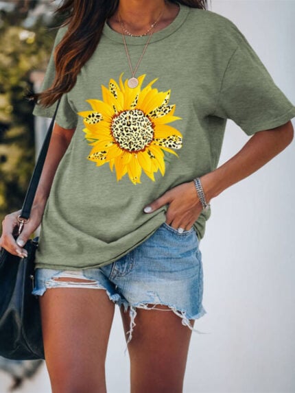 Wholesale Leopard Sunflower Print Short Sleeve T-shirt