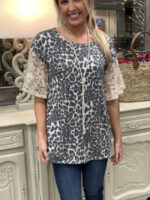 Wholesale Leopard print lace panel T-shirt