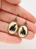 Wholesale Simple Vintage Oval Crow Earrings