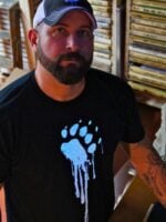 BEARDY GLOW PAW Men's T-Shirt