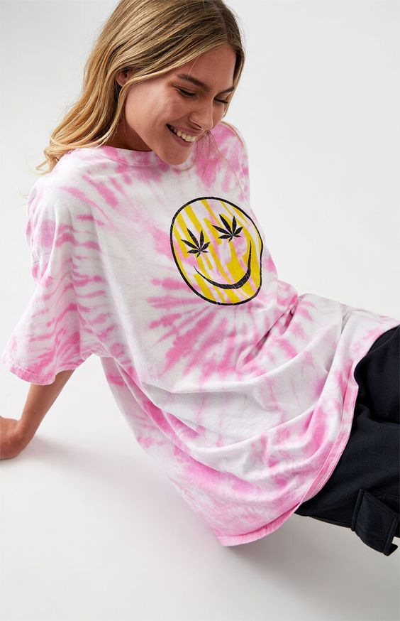 Benefits of Wholesale Tie Dye Oversized T Shirts