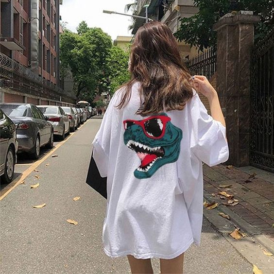 How to Transform an Oversized T Shirt Into a Stylish Dress