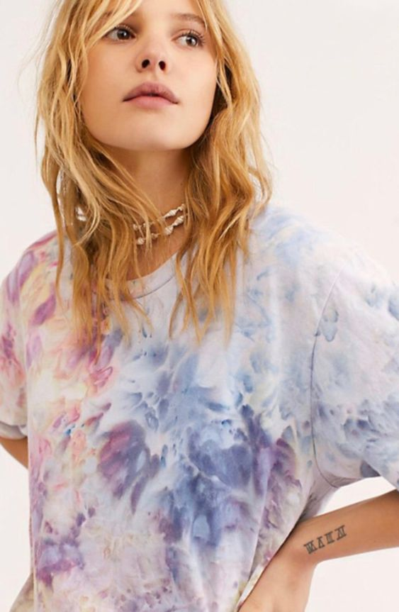 What Are Oversized Tie Dye T Shirts