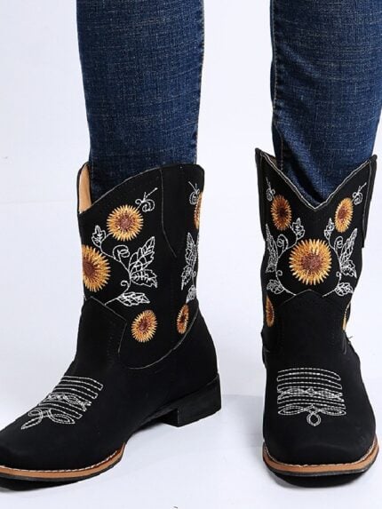 Wholesale Ethnic Floral Embroidery Boots