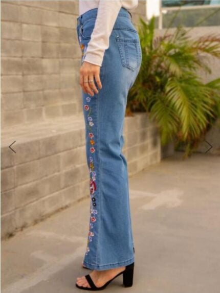 Wholesale Sweet Floral Embroidered Flare Jeans