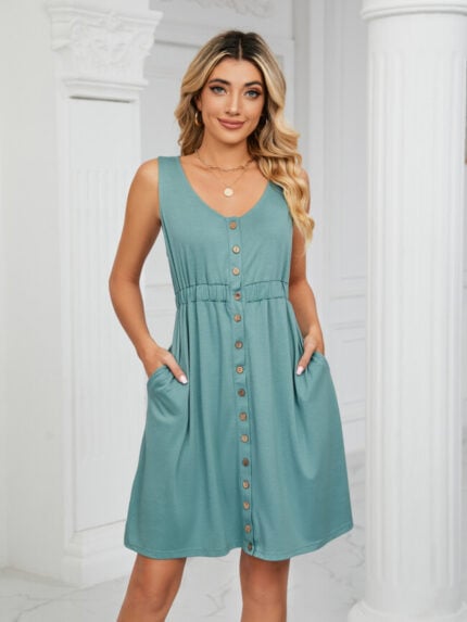 Wholesale Solid Color Sleeveless Button Pocket Dress