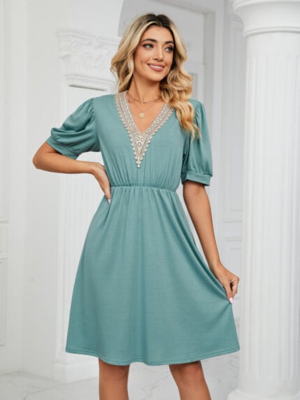 Wholesale V-Neck Puff Sleeve Pocket Dress