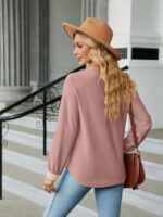 Wholesale Lace Paneled V Neck Loose Long Sleeved T-shirt