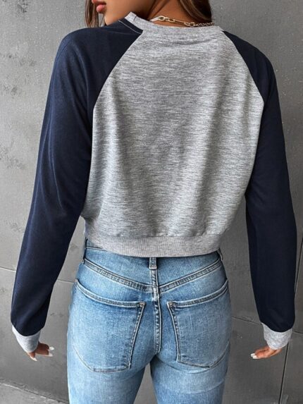 Wholesale Contrasting Color Cropped Sweatshirt