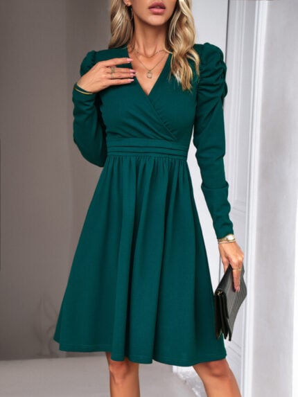 Wholesale V-neck Turtleneck Long Sleeved Dress