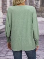 Wholesale solid round neck long sleeve T-shirt