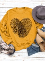 Wholesale line heart pattern printed long sleeve top