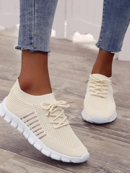 Wholesale soft-soled comfortable sneakers