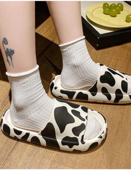 Wholesale White Animal Spots Print Casual Slippers